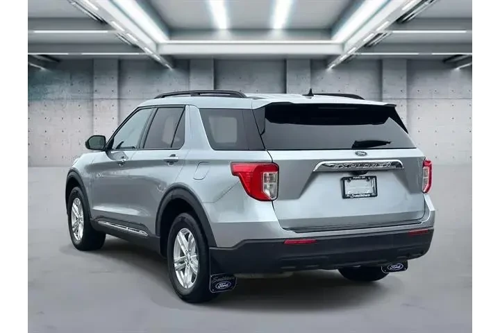 $29932 : Ford Explorer 2023 AWD XLT 4 image 6