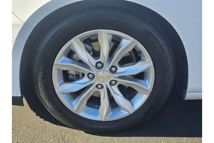 $17994 : Chevrolet Malibu 2024 LT 4dr image 9