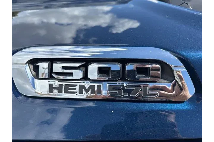 $35796 : Ram 1500 2022 4x2 Laramie 4d image 8