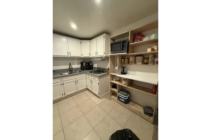 $880 : Renta de cuarto image 2