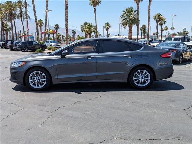 $12800 : 2019 Fusion SE image 3