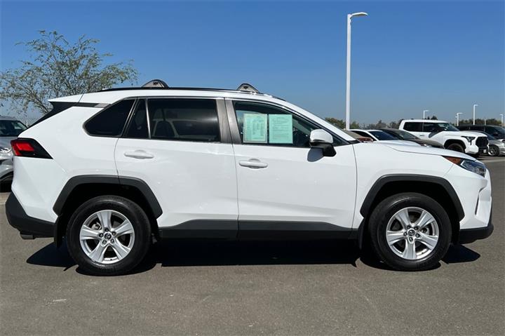 $22600 : RAV4 XLE image 3