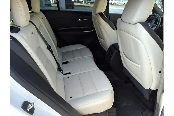 $31899 : Cadillac XT4 2023 Sport 4dr image 10