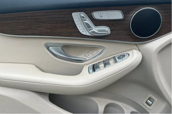 $25228 : Mercedes-Benz GLC 2022 GLC 3 image 10