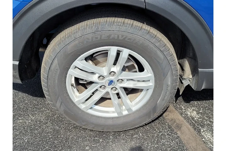 $27995 : Ford Explorer 2023 AWD XLT 4 image 10