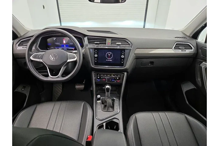 $22998 : Volkswagen Tiguan 2024 Wolfs image 9