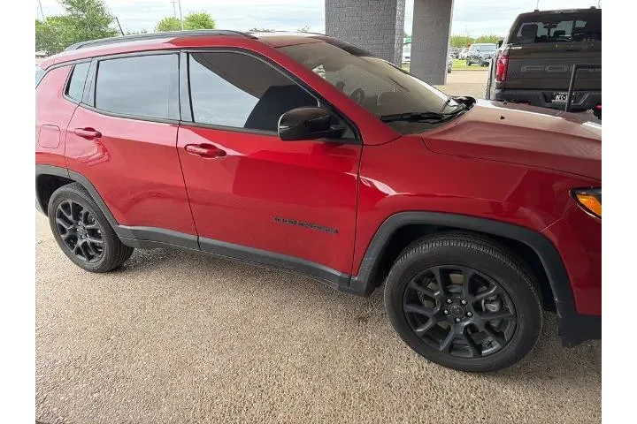 $23113 : Jeep Compass 2025 4x4 Latitu image 4