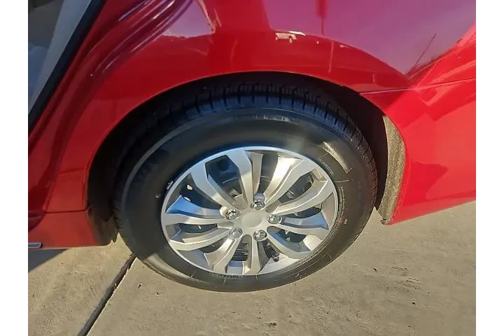 $13988 : Toyota Camry 2012 SE 4dr Sed image 9