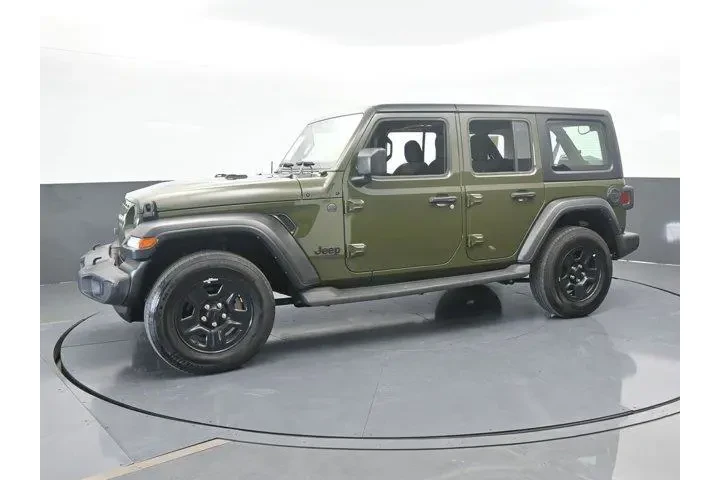 $26990 : Jeep Wrangler Unlimited 2022 image 2