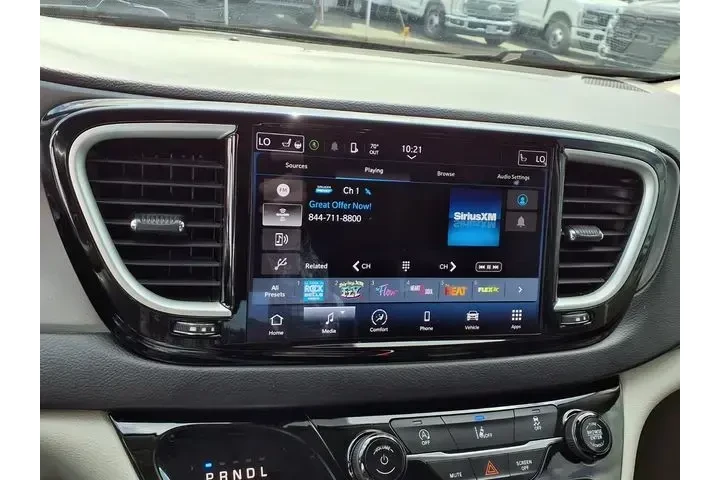 $17999 : Chrysler Pacifica 2022 Touri image 6