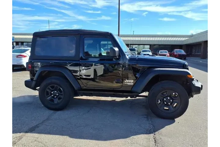$26998 : Jeep Wrangler 2021 4x4 Sport image 6