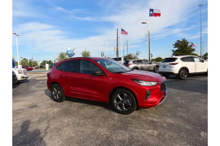 $24999 : Ford Escape 2023 ST-Line 4dr image 7