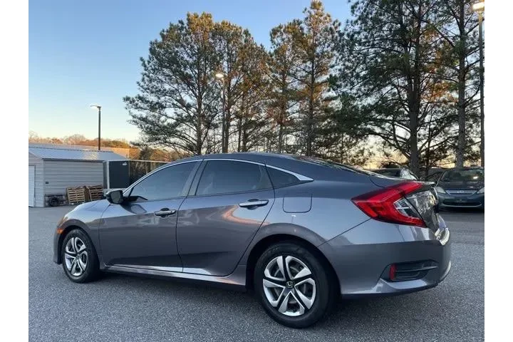 $17039 : Honda Civic 2018 LX 4dr Seda image 4