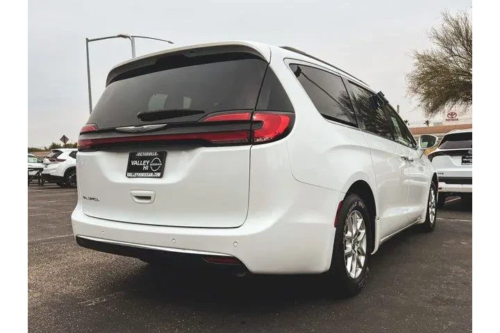 $23997 : Chrysler Pacifica 2022 Touri image 3