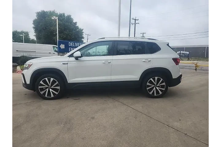 $21695 : Volkswagen Taos 2024 SE 4dr image 4