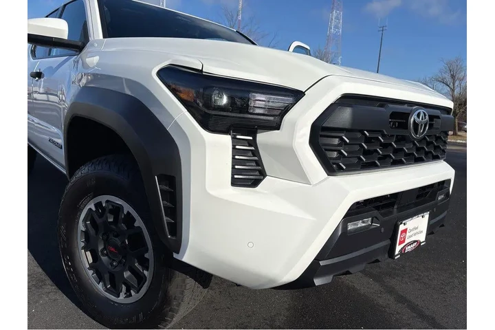 $40000 : 2024 Tacoma TRD OFFRD SB image 9