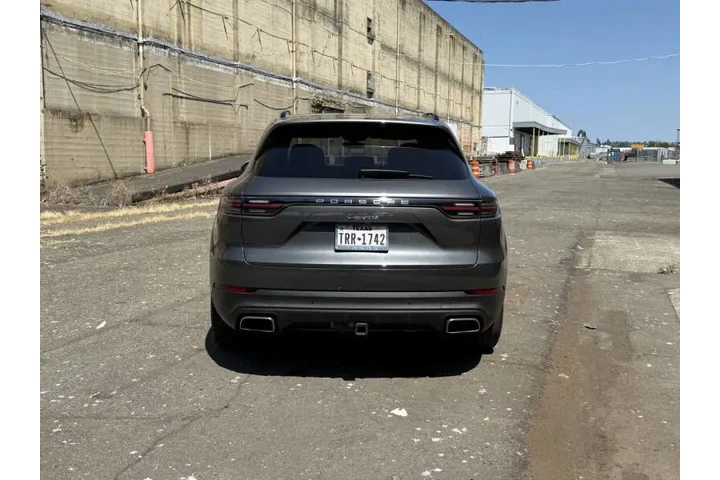 $33988 : 2019 Cayenne image 10