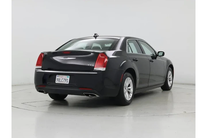 $22998 : Chrysler 300 2023 Touring 4d image 8