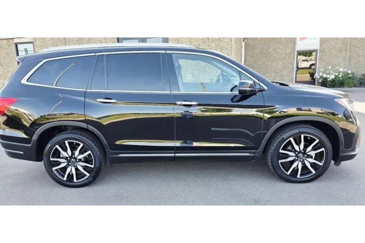 $21450 : 2019 Pilot Touring image 7