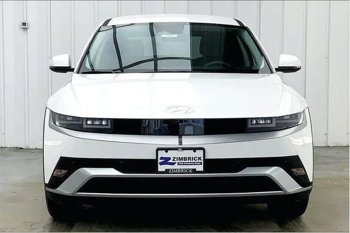 $33990 : Hyundai IONIQ 5 2025 SE 4dr image 3