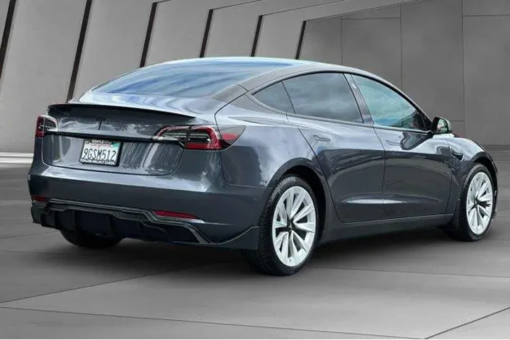 $27900 : Tesla Model 3 2023 4dr Sedan image 6