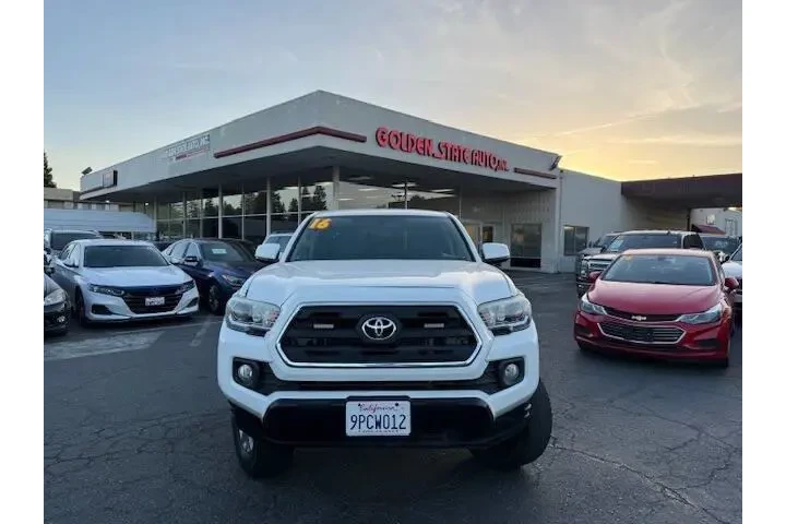 $28890 : Toyota Tacoma 2016 4x4 SR5 V image 2
