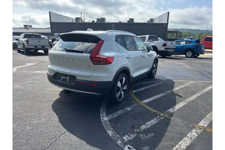 $17690 : Volvo XC40 2019 T4 Momentum image 6