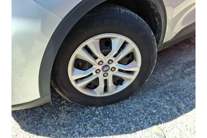 $15944 : Ford Escape 2020 S 4dr SUV image 4