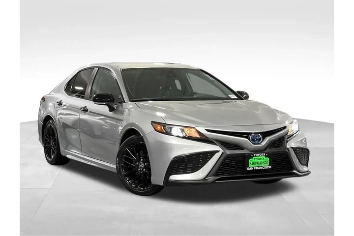 $15988 : 2022 Camry Hybrid Nightshade image 7