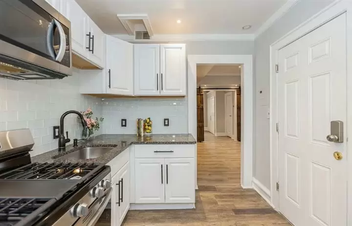 $1400 : Outstanding 2bd/1ba apartment image 2