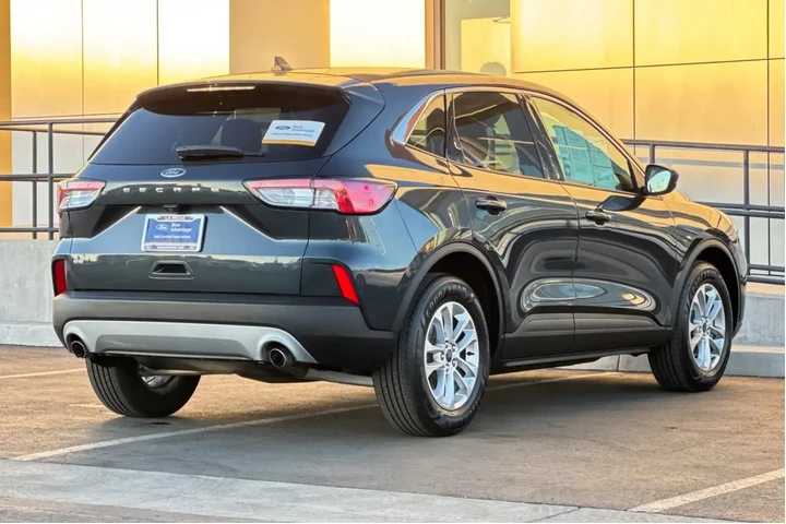 $20500 : Ford Escape 2022 SE 4dr SUV image 3
