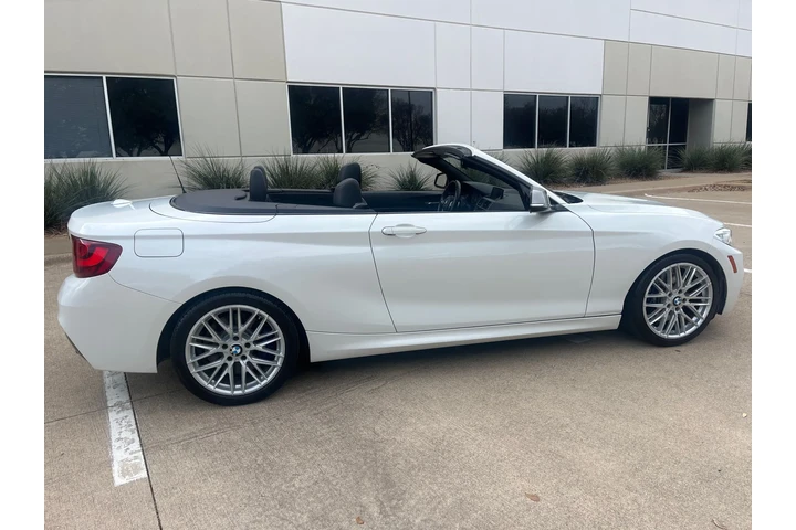 $18995 : 2016 BMW M235i image 10