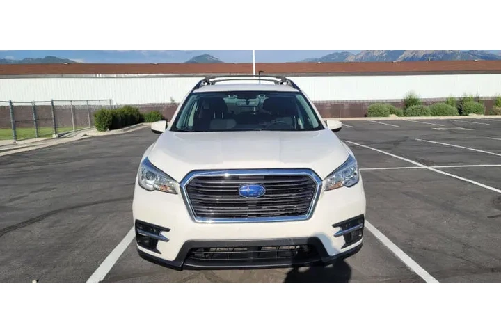 $19300 : 2020 Ascent Premium 7-Passeng image 4