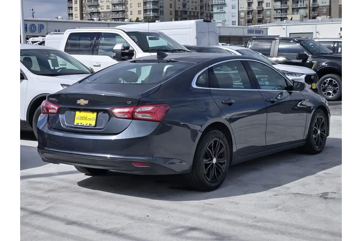 $13395 : Chevrolet Malibu 2021 LT 4dr image 3