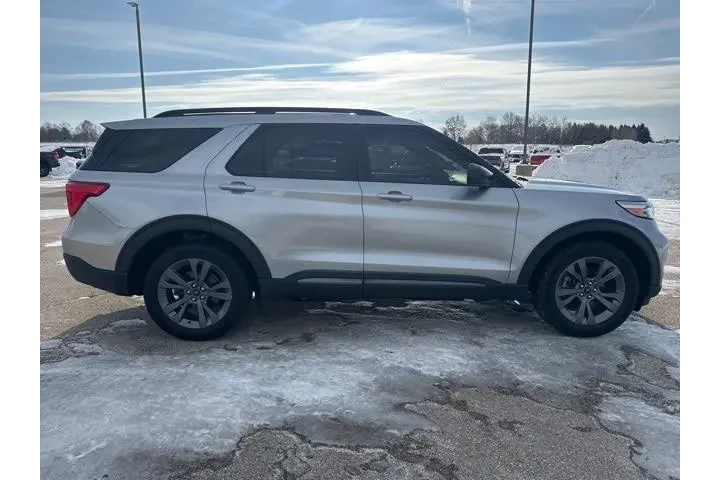 $30999 : Ford Explorer 2022 AWD XLT 4 image 4