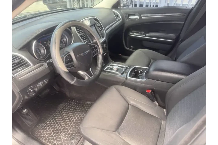 $15995 : 2018 300 Touring image 5