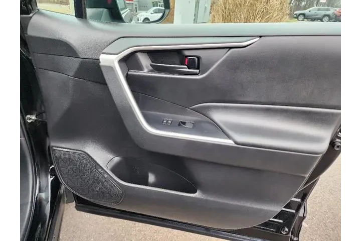 $25999 : Toyota RAV4 2022 AWD LE 4dr image 10