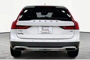 $31900 : Volvo V90 Cross Country 2020 thumbnail