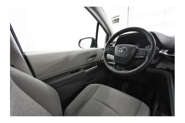 $35491 : Toyota Sienna 2023 LE 8-Pass image 10