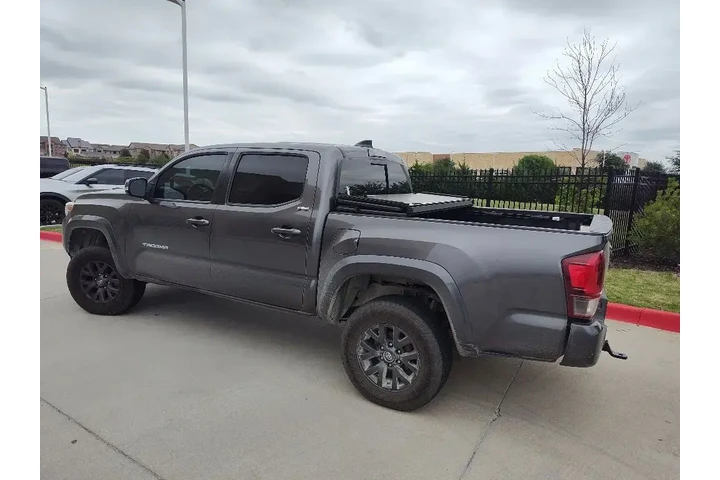 $28895 : Toyota Tacoma 2021 4x4 TRD P image 6