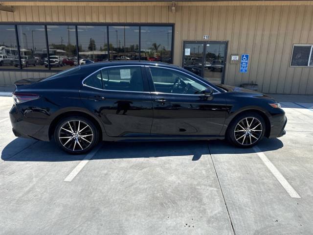 $26999 : 2023 Camry SE image 7