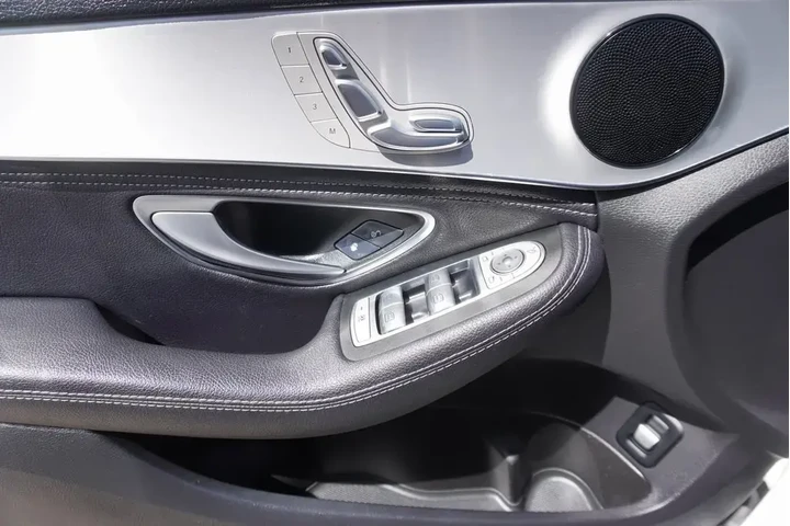 $12988 : Mercedes-Benz C-Class 2016 C image 9