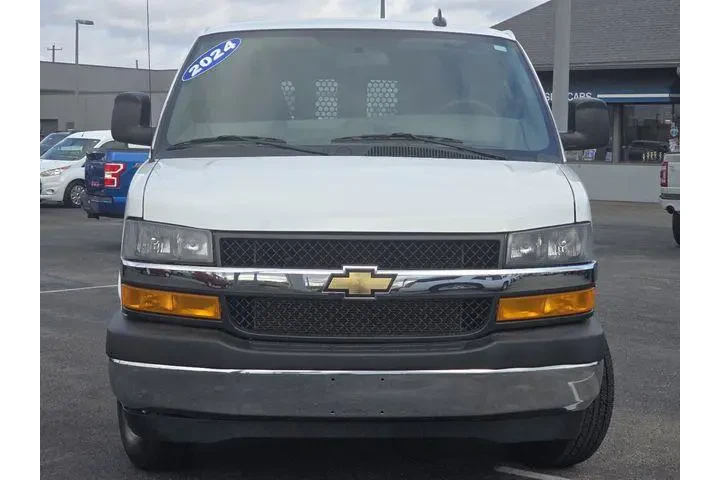 $32728 : Chevrolet Express 2024 2500 image 9
