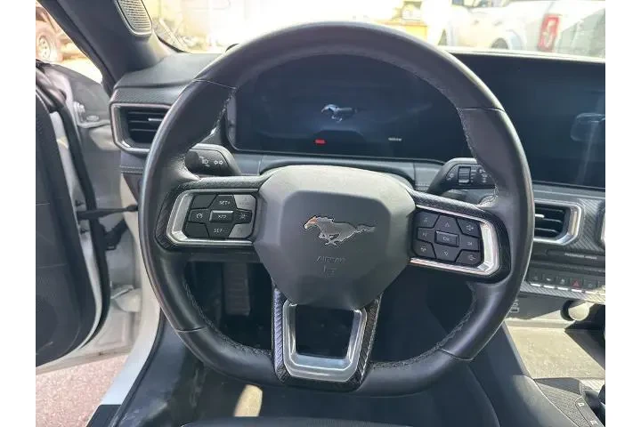 $35520 : Ford Mustang 2025 EcoBoost 2 image 7
