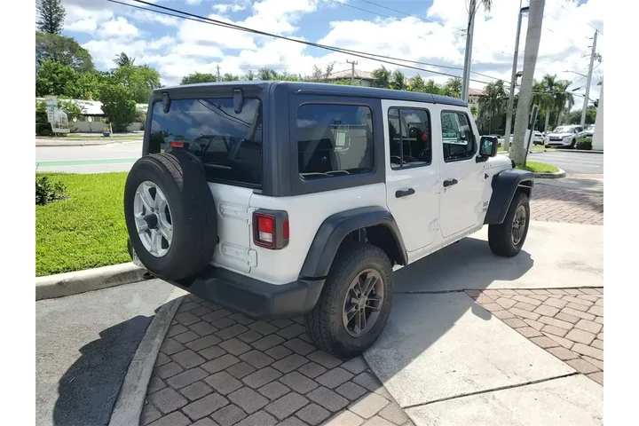 $19995 : Jeep Wrangler Unlimited 2020 image 6