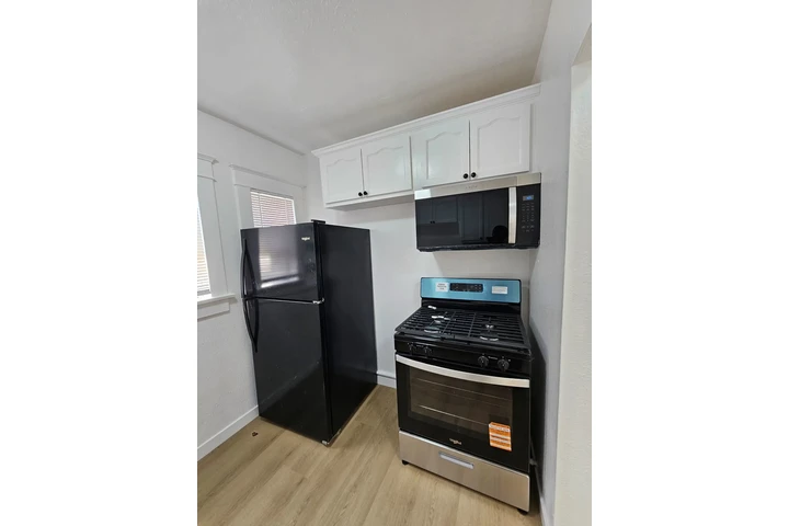 $1795 : Se Renta Long Beach 1 rec image 5