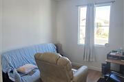 $700 : Nice room  in HESPERIA CA thumbnail