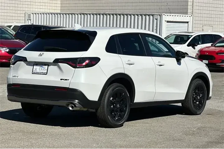 $26918 : Honda HR-V 2025 AWD Sport 4d image 4