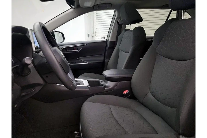 $30998 : Toyota RAV4 2024 XLE 4dr SUV image 3