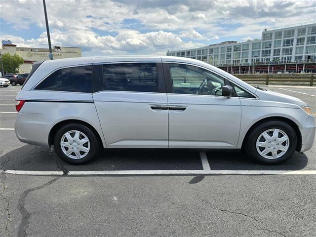 $6800 : 2012 HONDA ODYSSEY image 9